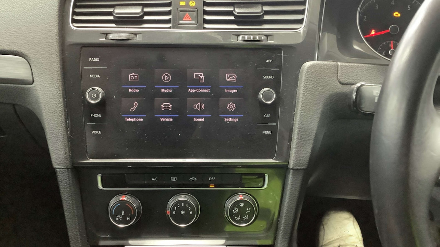 Used Volkswagen Golf 2018 for sale - 77708963: Photo 11