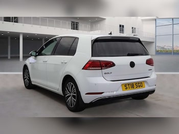 Used Volkswagen Golf 2018 for sale - 77708963: Photo