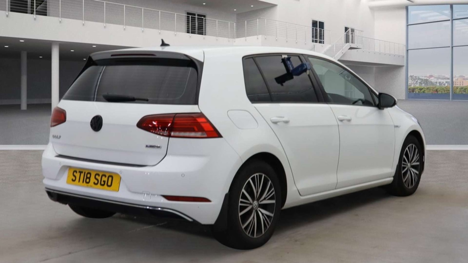Used Volkswagen Golf 2018 for sale - 77708963: Photo 4