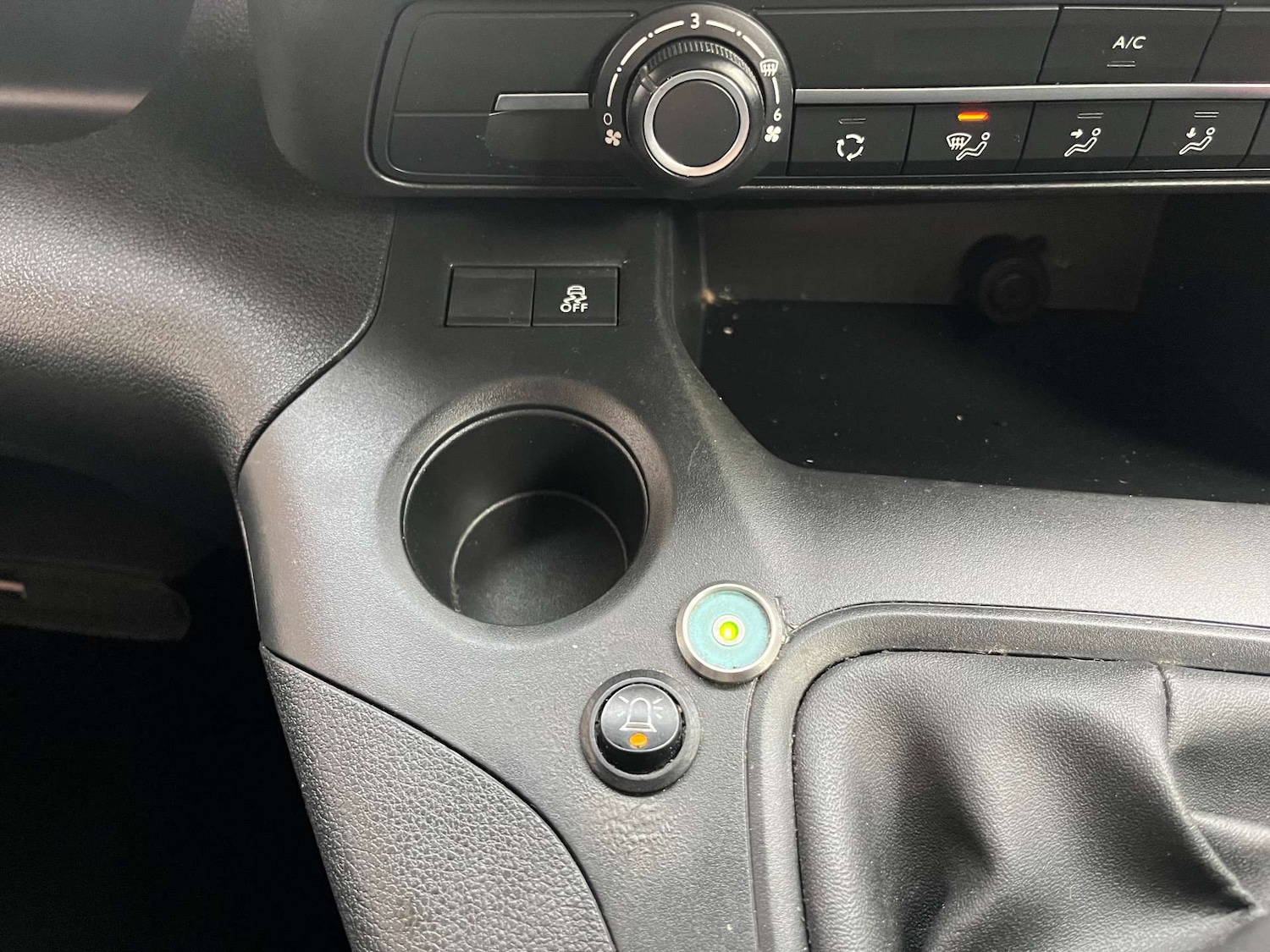 Used Vauxhall Combo 2020 for sale - 76881582: Photo 32