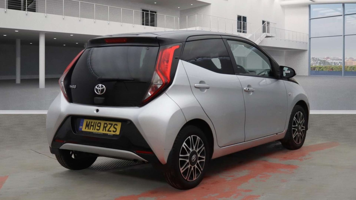 Used Toyota AYGO 2019 for sale - 76767899: Photo 4