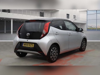 Used Toyota AYGO 2019 for sale - 76767899: Photo