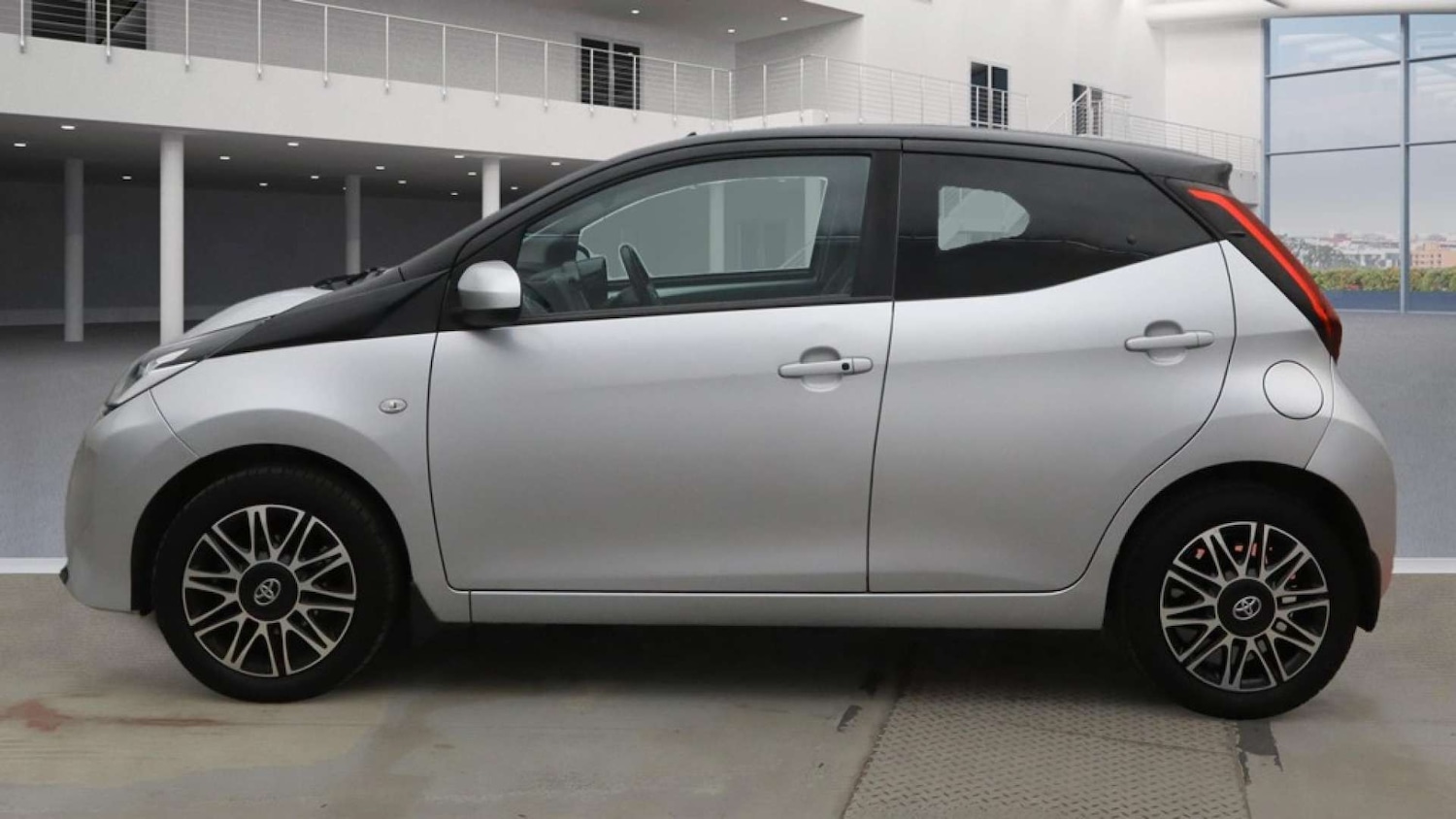Used Toyota AYGO 2019 for sale - 76767899: Photo 6