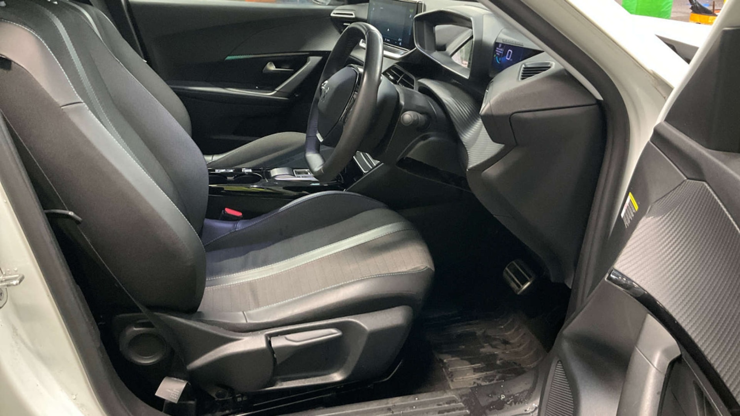 Used Peugeot 2008 2022 for sale - 76579675: Photo 9