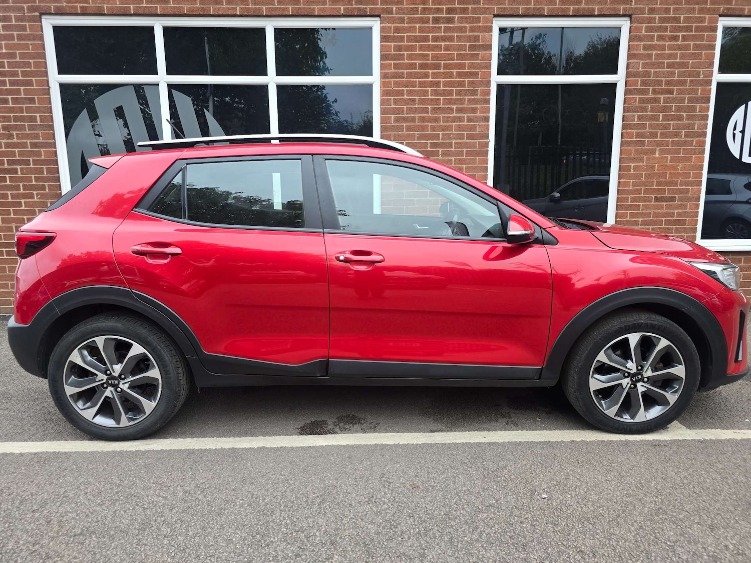 Used Kia Stonic 2019 for sale - 76280362: Photo 2