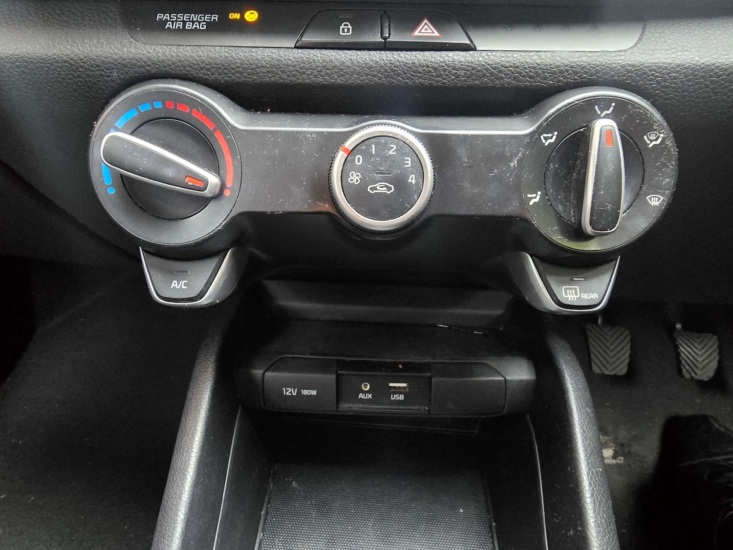 Used Kia Stonic 2019 for sale - 76280362: Photo 21