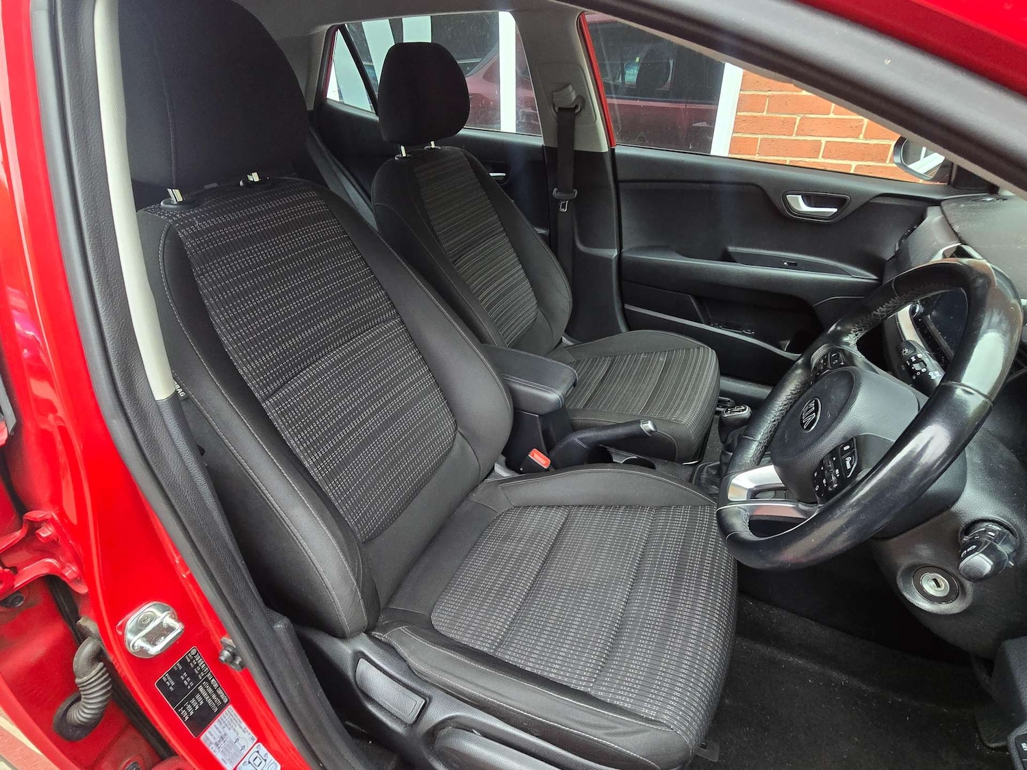 Used Kia Stonic 2019 for sale - 76280362: Photo 27