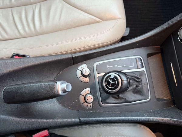 Used Mercedes-Benz SLK 2008 for sale - 76288991: Photo 21