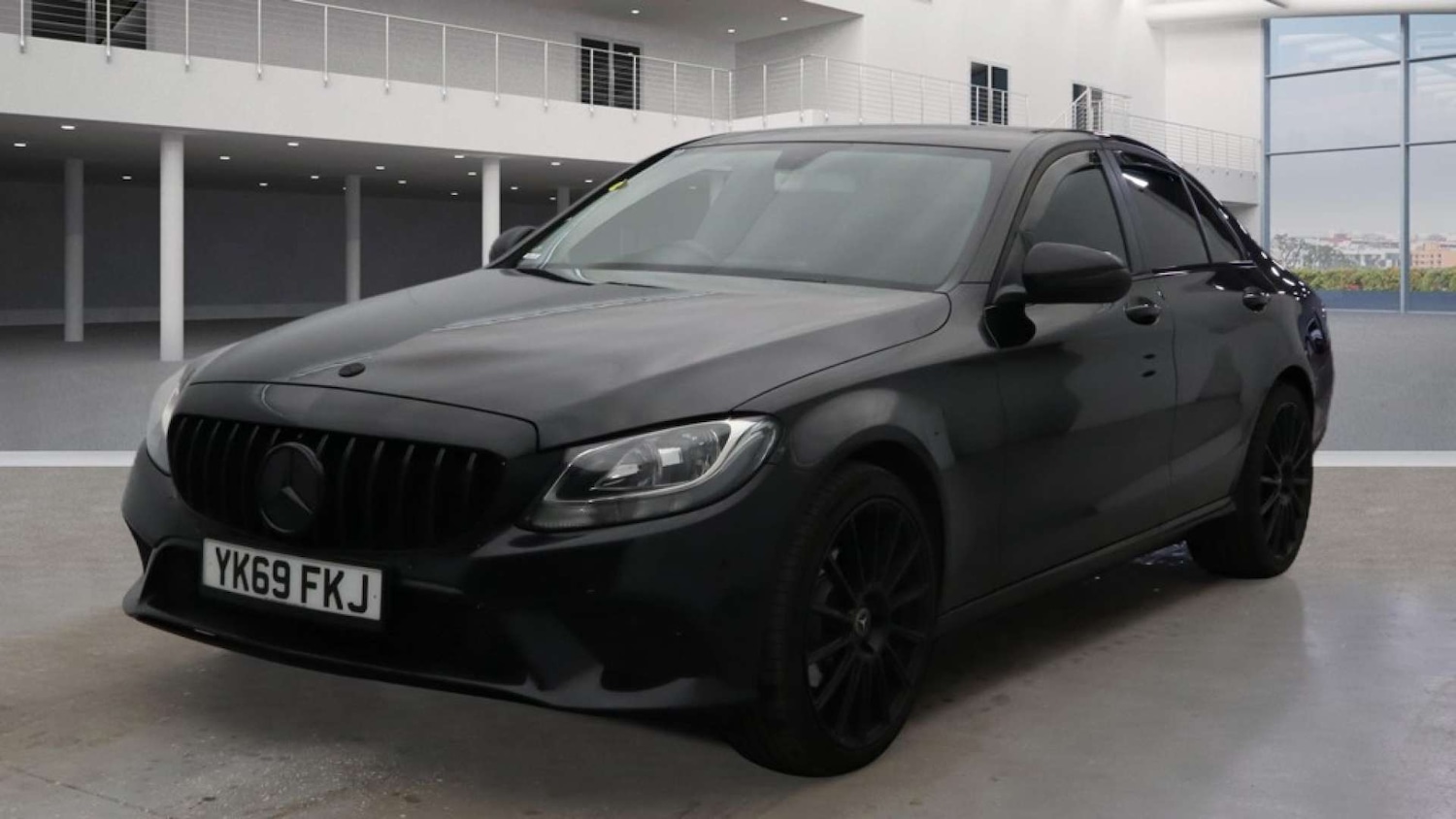 Used Mercedes-Benz C Class 2019 for sale - 77154653: Photo 2