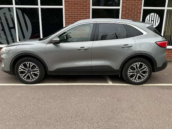 Used Ford Kuga 2021 for sale - 76132432: Photo 2