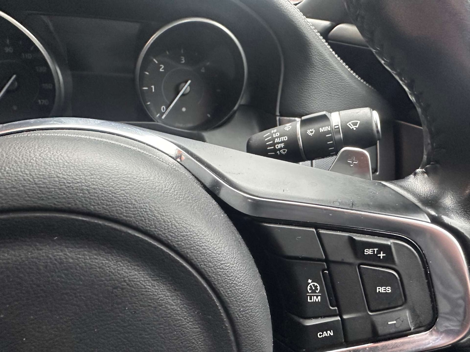 Used Jaguar XF 2018 for sale - 77152862: Photo 28