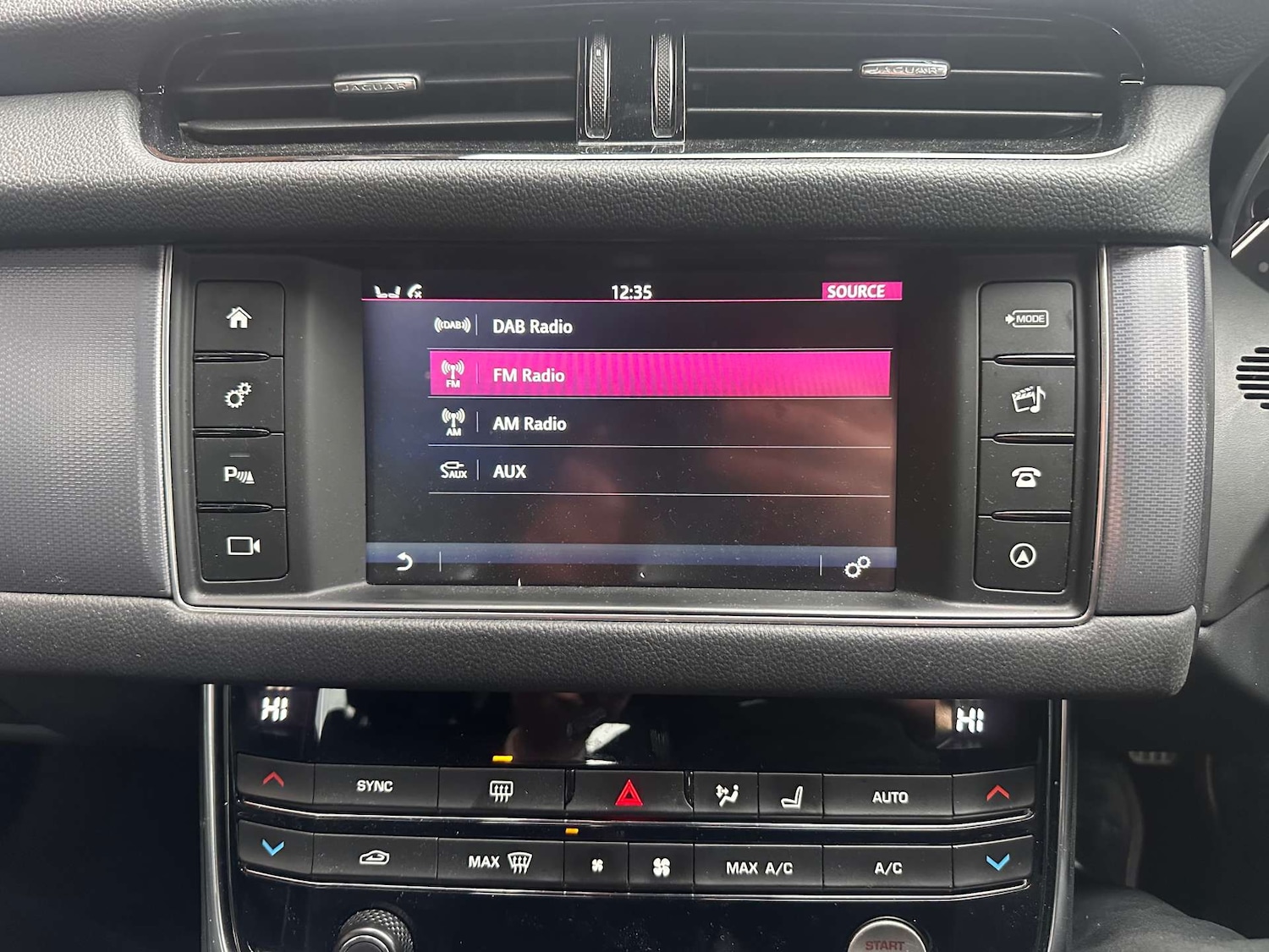 Used Jaguar XF 2018 for sale - 77152862: Photo 35