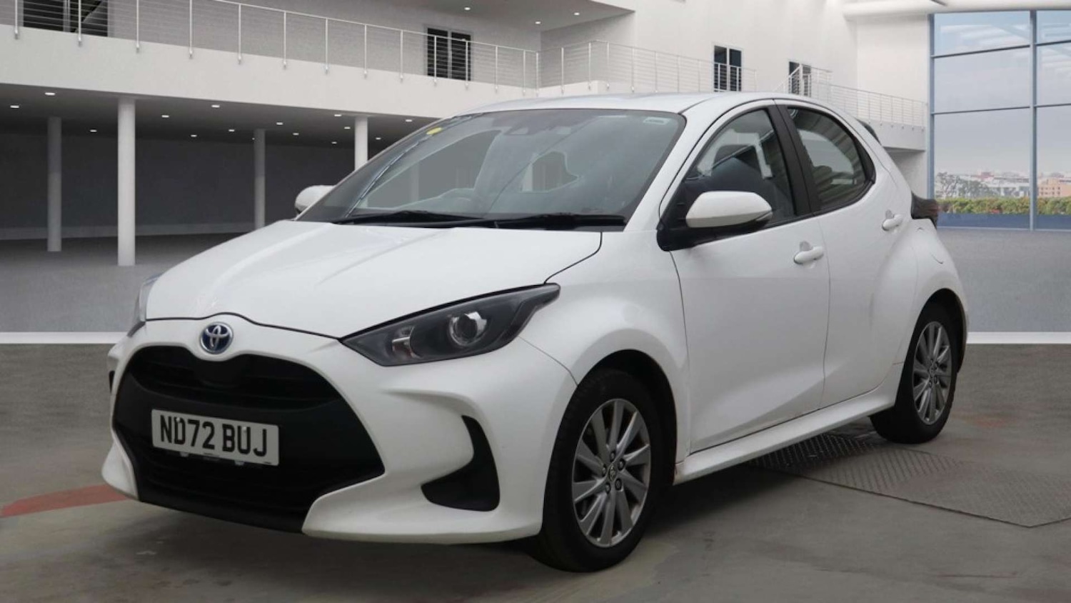 Used Toyota Yaris 2022 for sale - 76577496: Photo 2