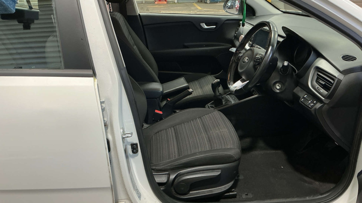 Used Kia Stonic 2019 for sale - 77643224: Photo 6