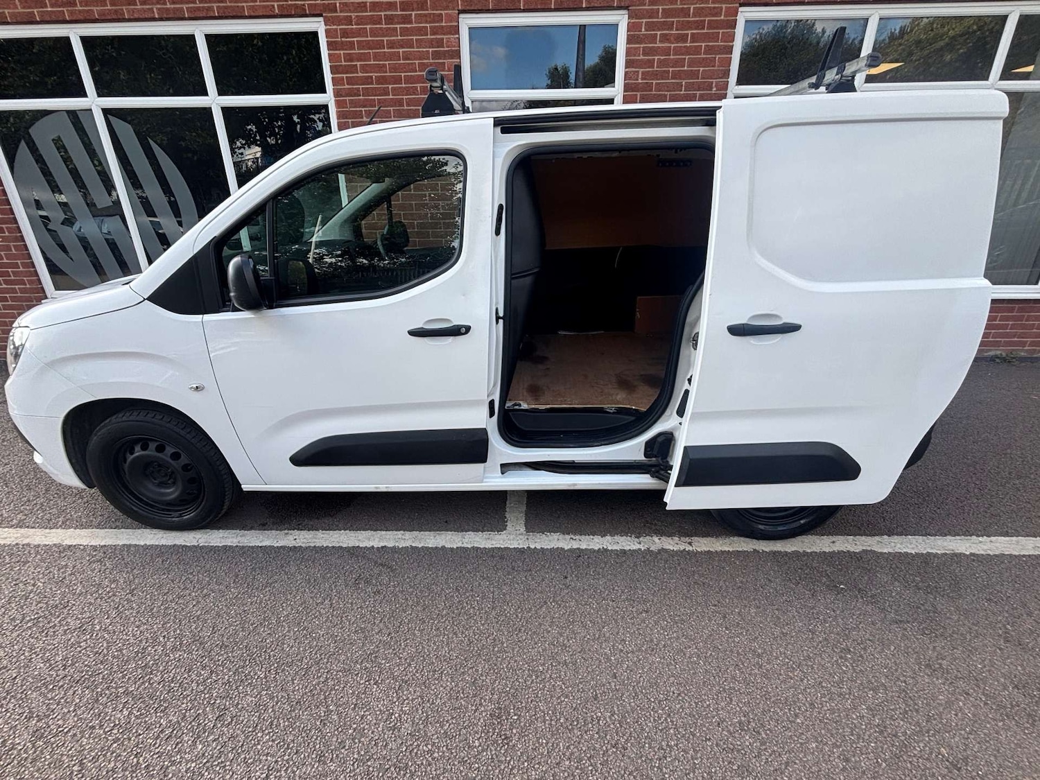 Used Vauxhall Combo 2021 for sale - 76174349: Photo 7