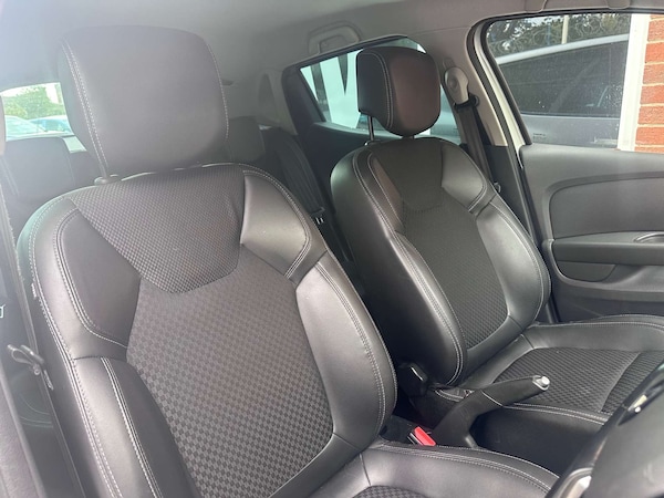 Used Renault Clio 2018 for sale - 76120458: Photo 13