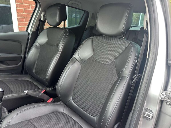 Used Renault Clio 2018 for sale - 76120458: Photo 15