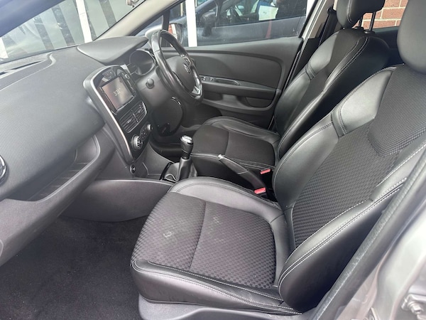 Used Renault Clio 2018 for sale - 76120458: Photo 16