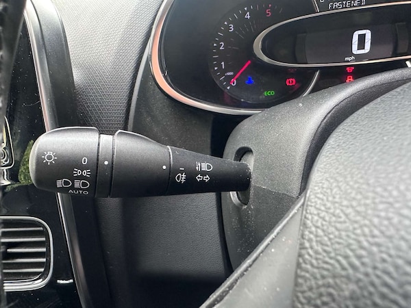 Used Renault Clio 2018 for sale - 76120458: Photo 25