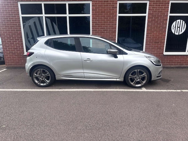 Used Renault Clio 2018 for sale - 76120458: Photo 2