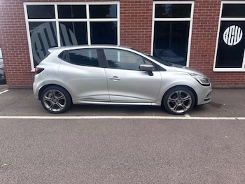 Used Renault Clio 2018 for sale - 76120458: Photo