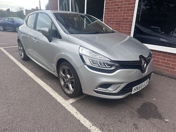 Used Renault Clio 2018 for sale - 76120458: Photo