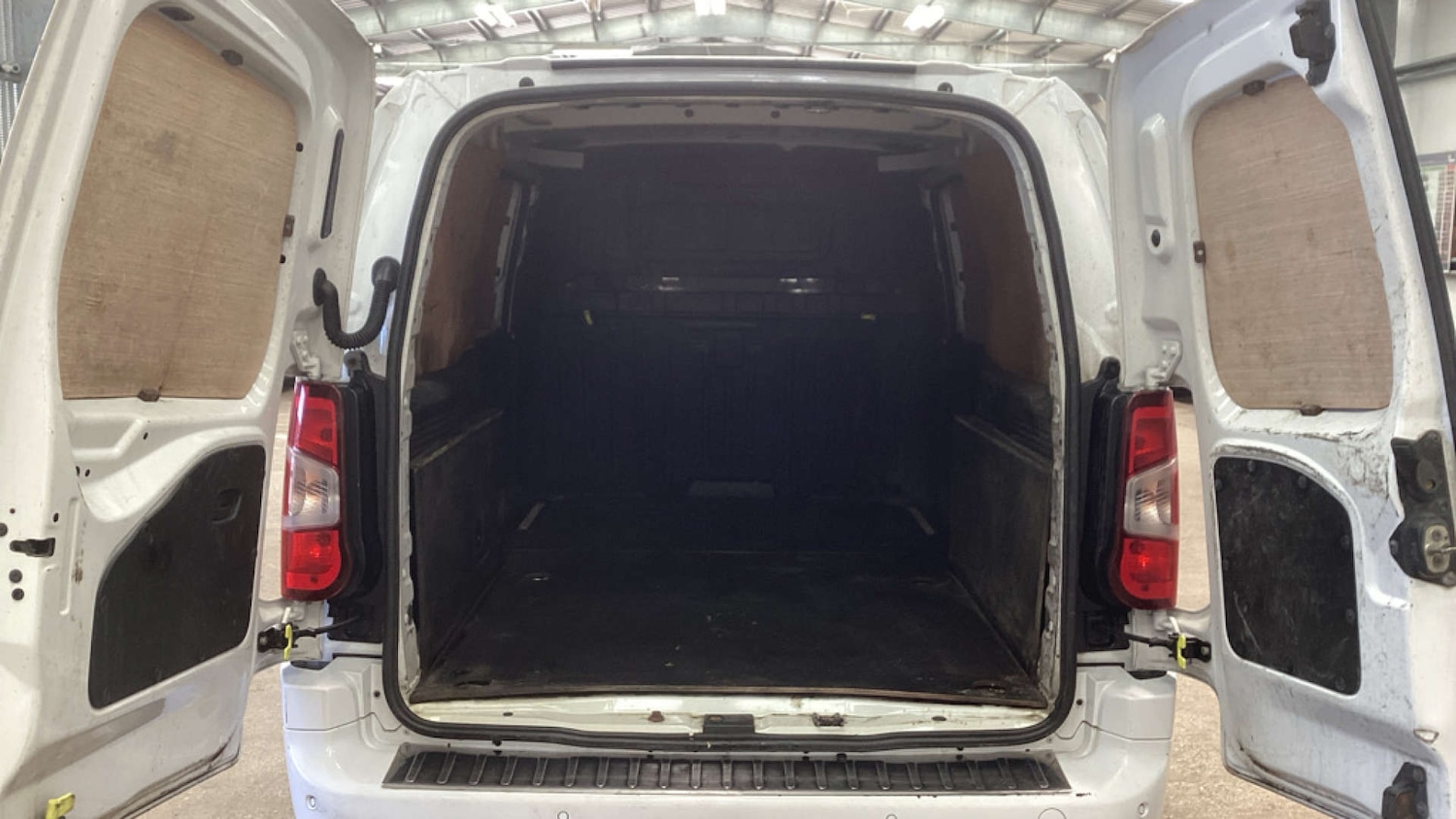 Used Citroen Berlingo 2023 for sale - 77837302: Photo 7