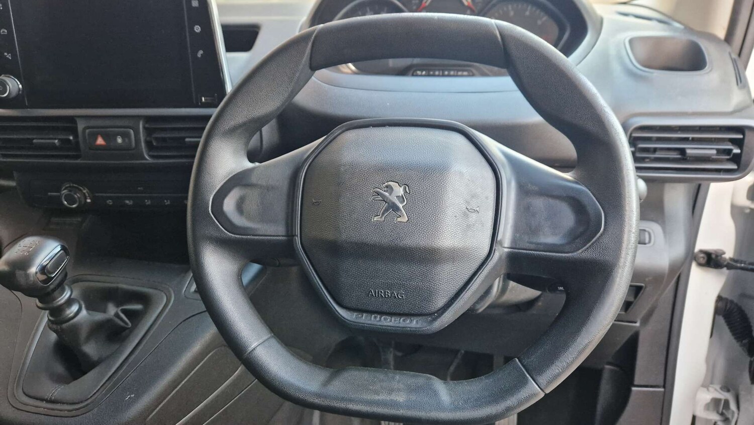 Used Peugeot Partner 2023 for sale - 76462109: Photo 23