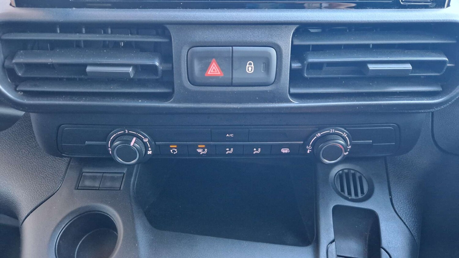 Used Peugeot Partner 2023 for sale - 76462109: Photo 31