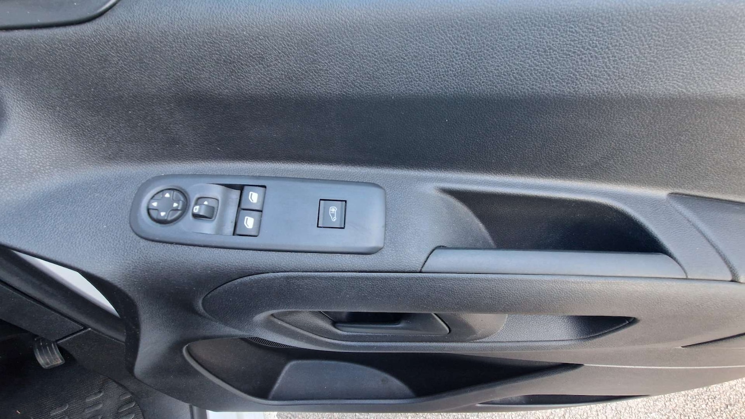 Used Peugeot Partner 2023 for sale - 76462109: Photo 35