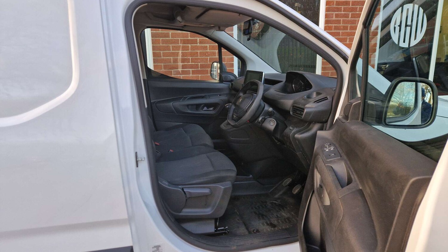 Used Peugeot Partner 2023 for sale - 76462109: Photo 37