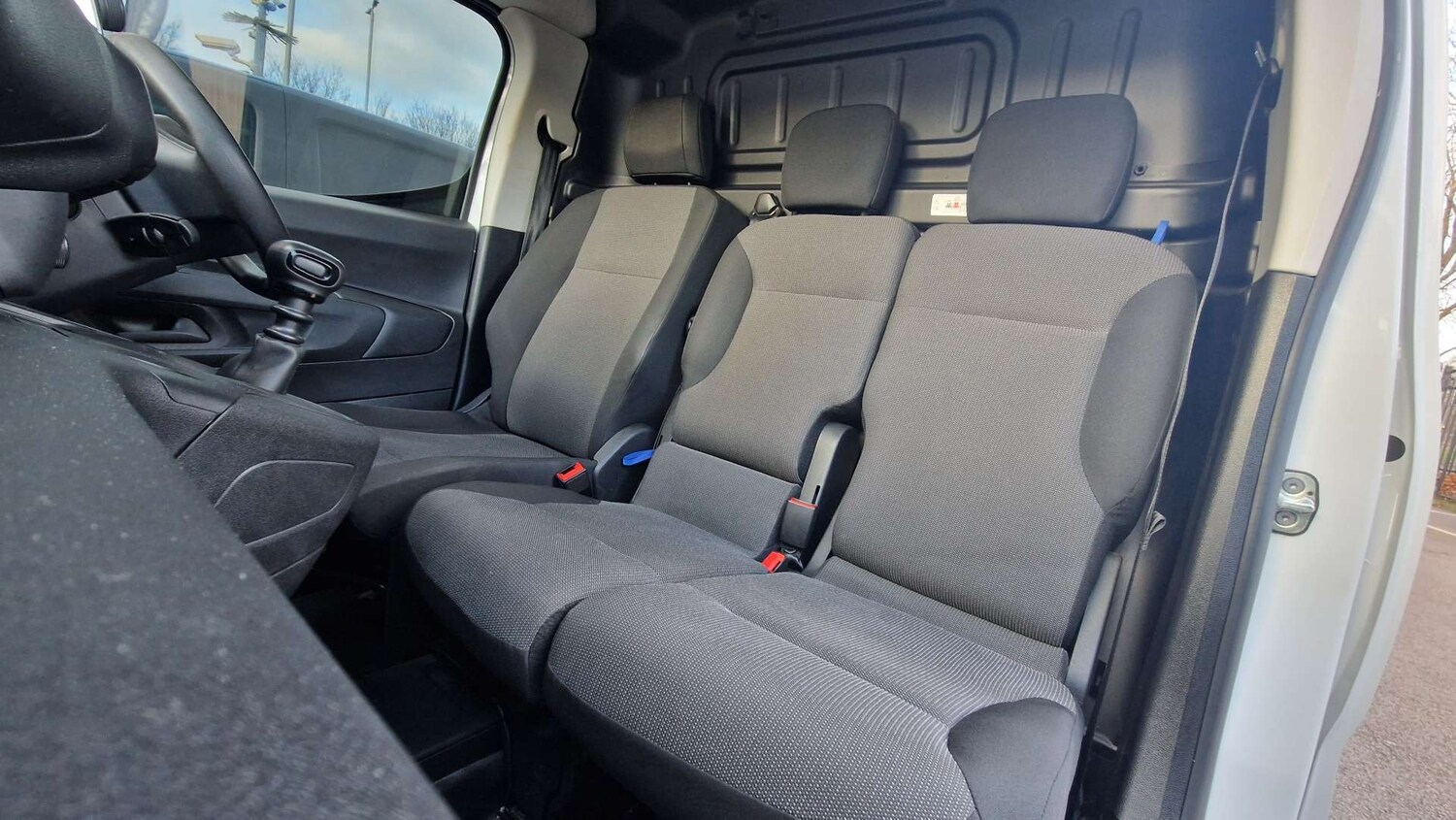 Used Peugeot Partner 2023 for sale - 76462109: Photo 39