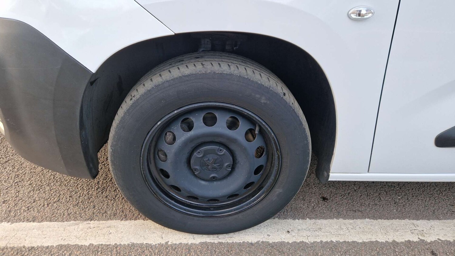 Used Peugeot Partner 2023 for sale - 76462109: Photo 44