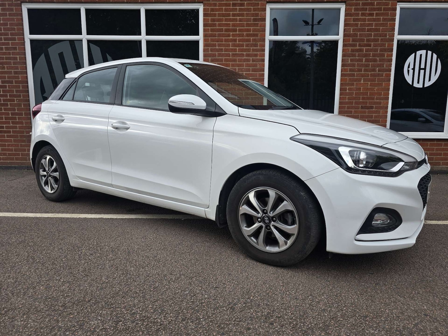 Used Hyundai i20 2020 for sale - 76194649: Photo 1