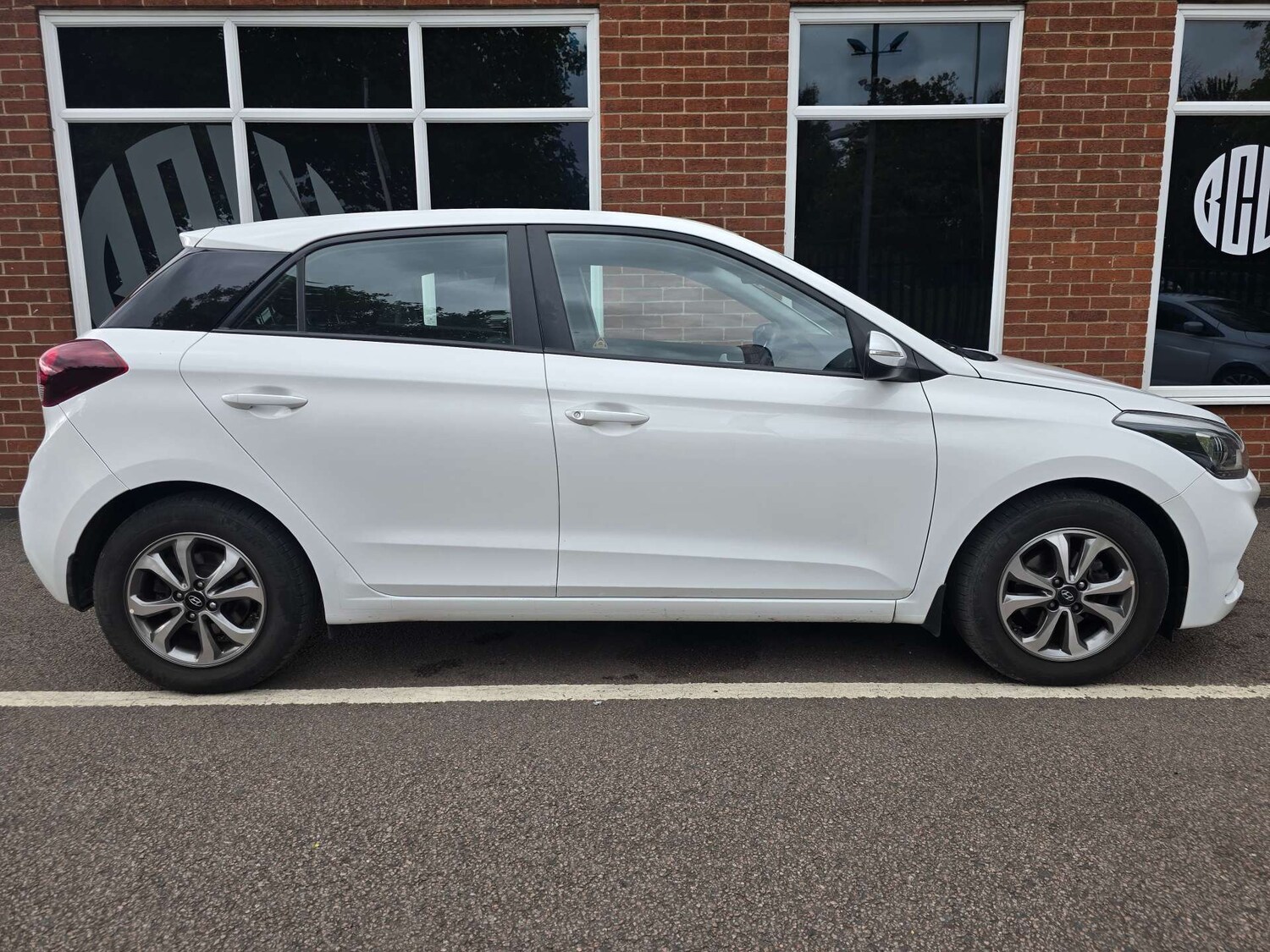 Used Hyundai i20 2020 for sale - 76194649: Photo 4