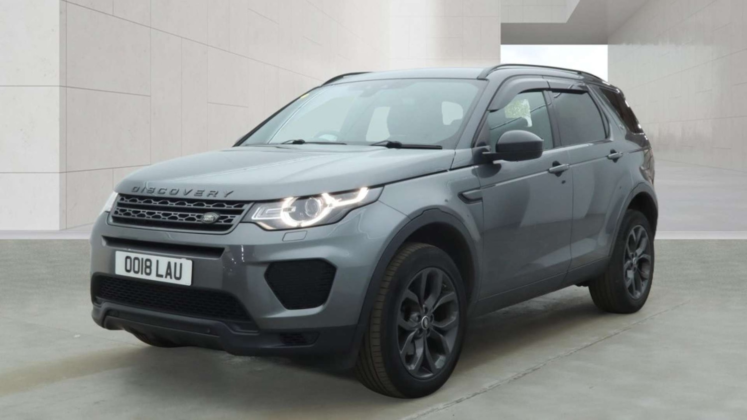 Used Land Rover Discovery Sport 2019 for sale - 78169359: Photo 2