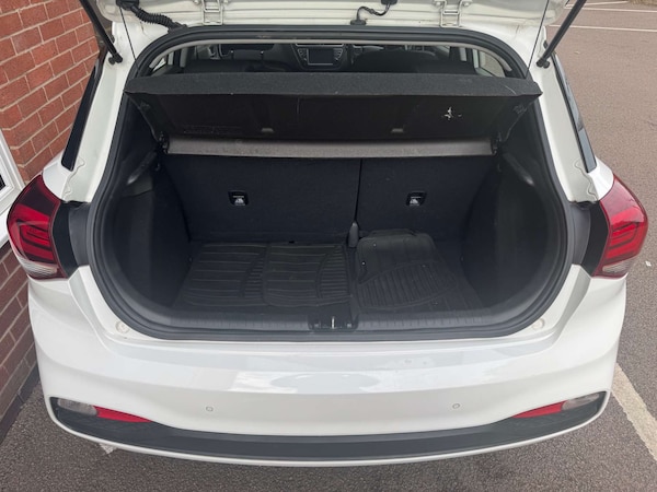 Used Hyundai i20 2019 for sale - 76277612: Photo 18