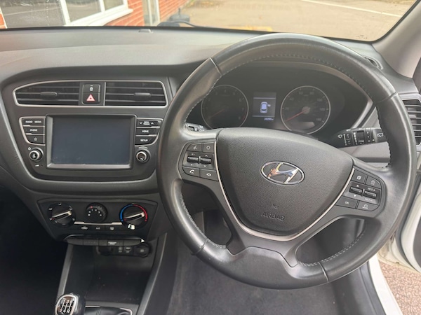 Used Hyundai i20 2019 for sale - 76277612: Photo 26