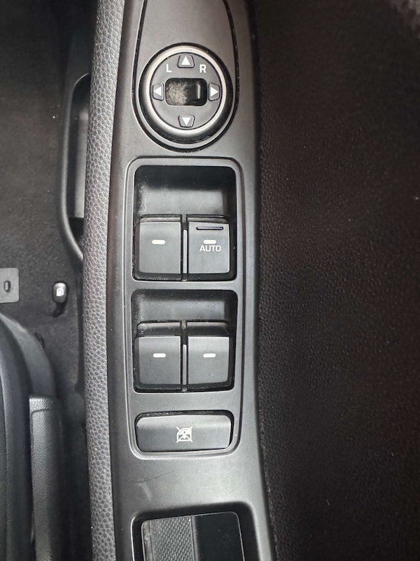 Used Hyundai i20 2019 for sale - 76277612: Photo 30