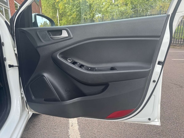 Used Hyundai i20 2019 for sale - 76277612: Photo 40