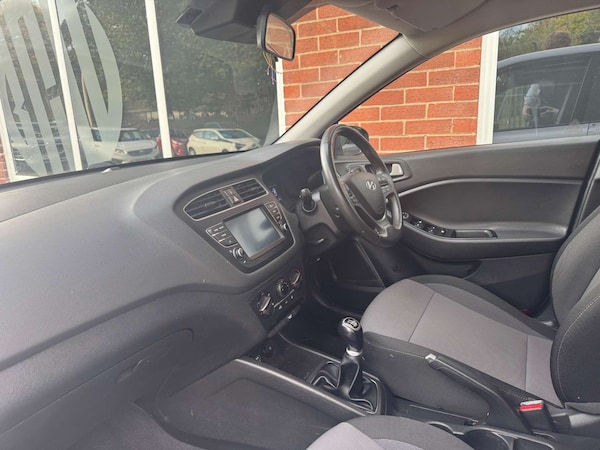Used Hyundai i20 2019 for sale - 76277612: Photo 43