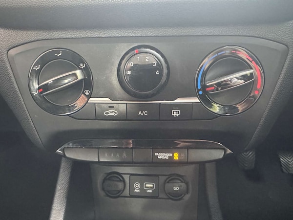 Used Hyundai i20 2019 for sale - 76277612: Photo 9