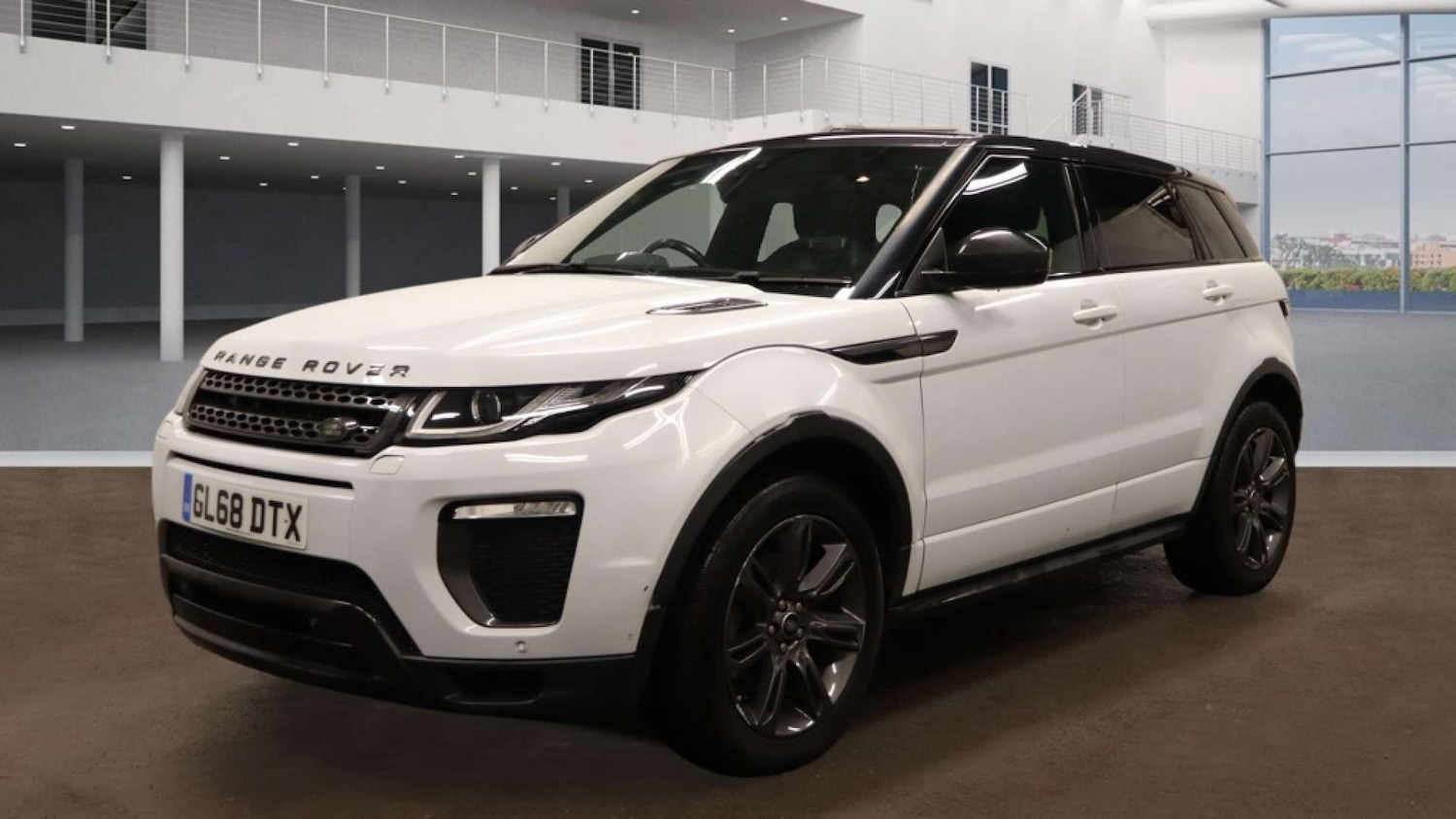 Used Land Rover Range Rover Evoque 2018 for sale - 77548573: Photo 2