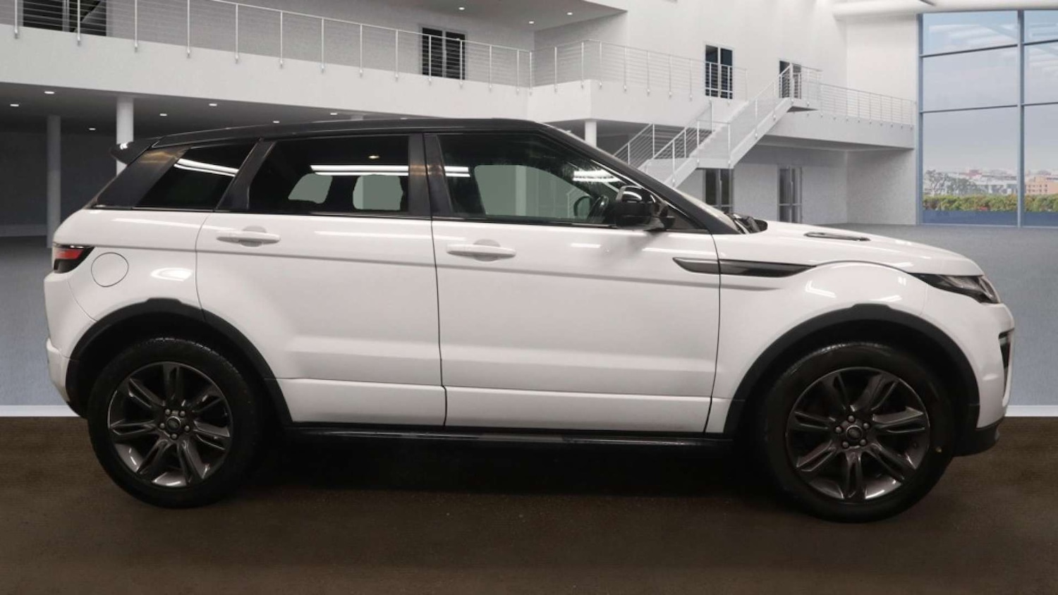Used Land Rover Range Rover Evoque 2018 for sale - 77548573: Photo 5