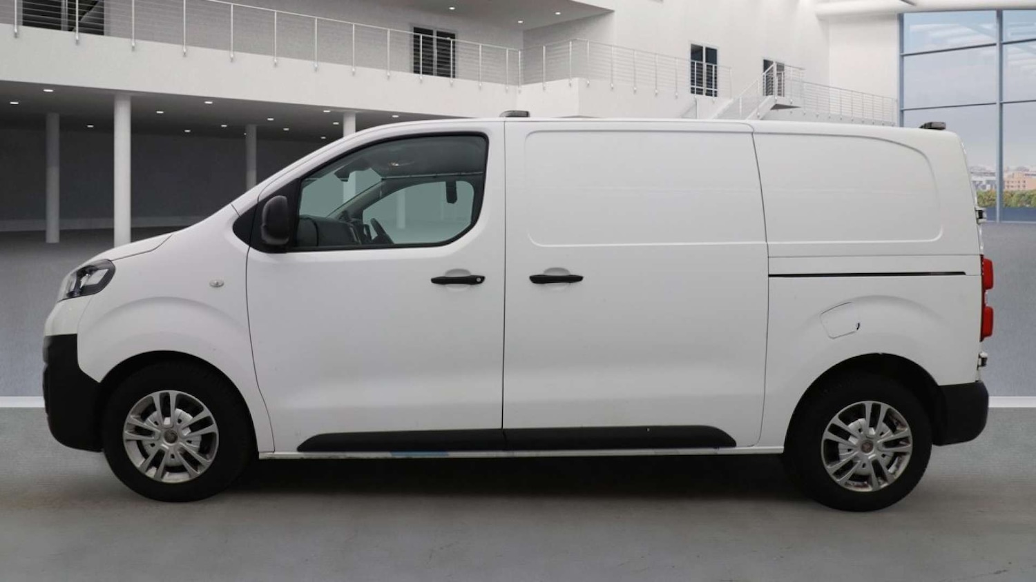 Used Vauxhall Vivaro 2021 for sale - 77803676: Photo 4