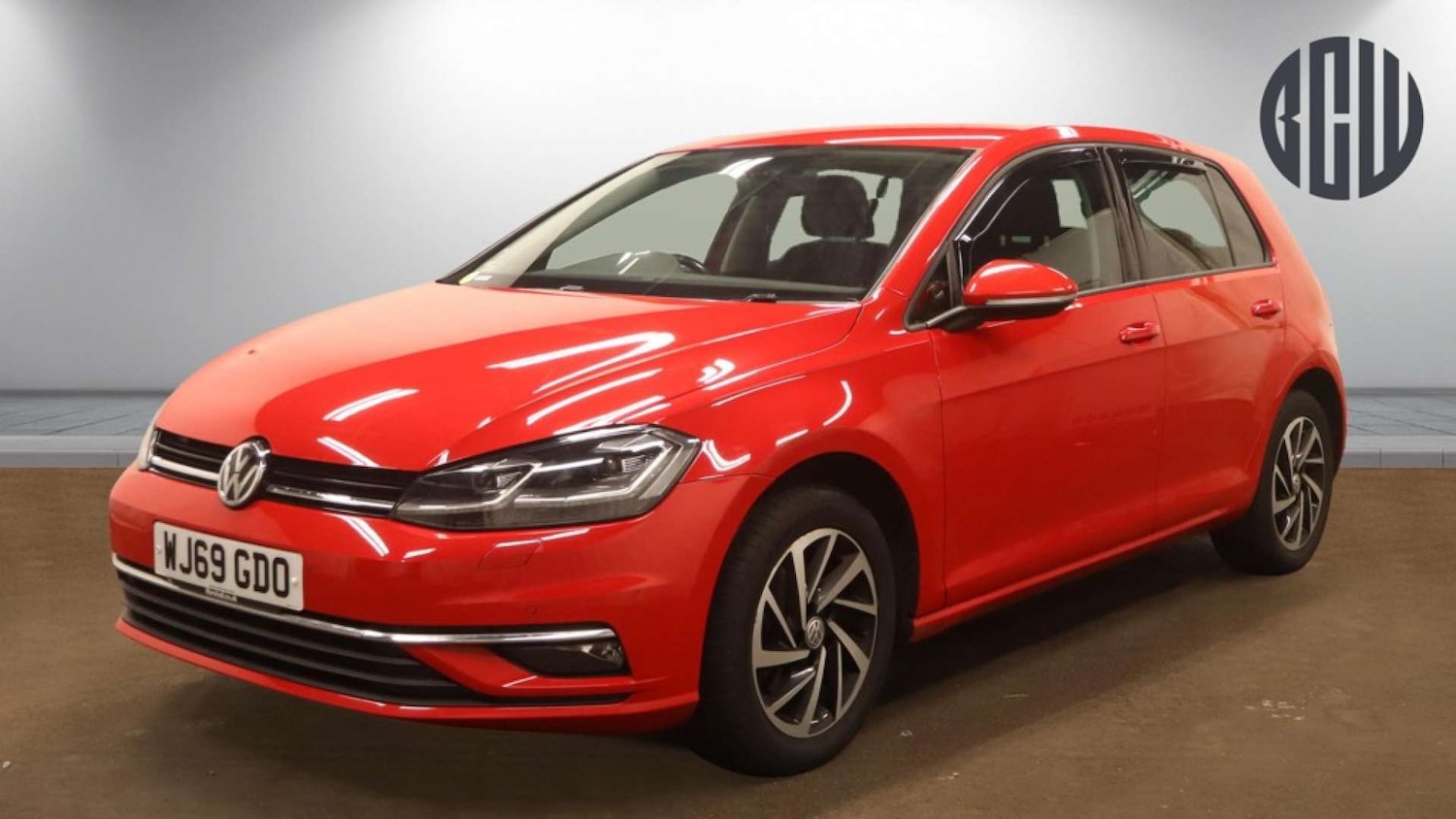 Used Volkswagen Golf 2019 for sale - 76642953: Photo 2