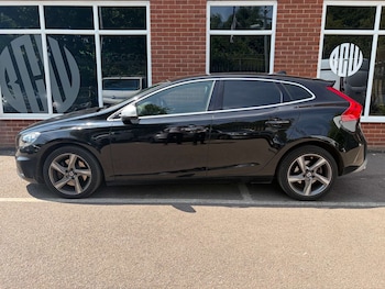 Used Volvo V40 2016 for sale - 79232038: Photo