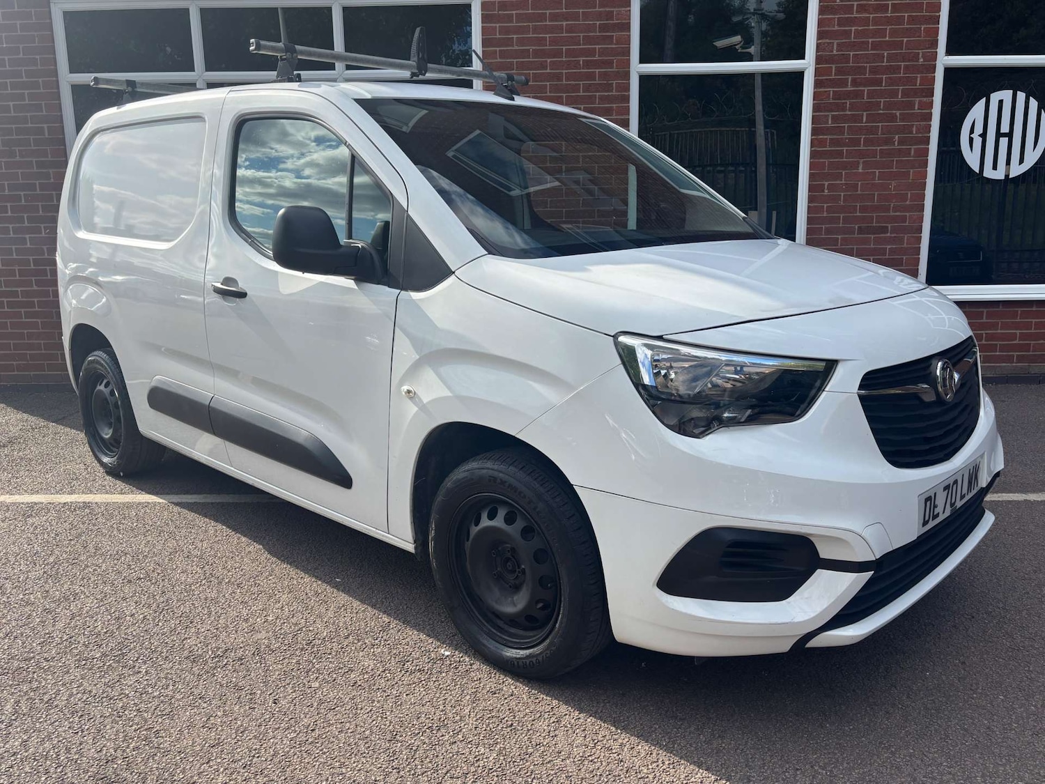 Used Vauxhall Combo 2021 for sale - 76669816: Photo 1