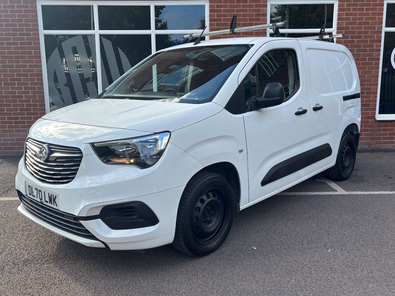 Used Vauxhall Combo 2021 for sale - 76669816: Photo 2