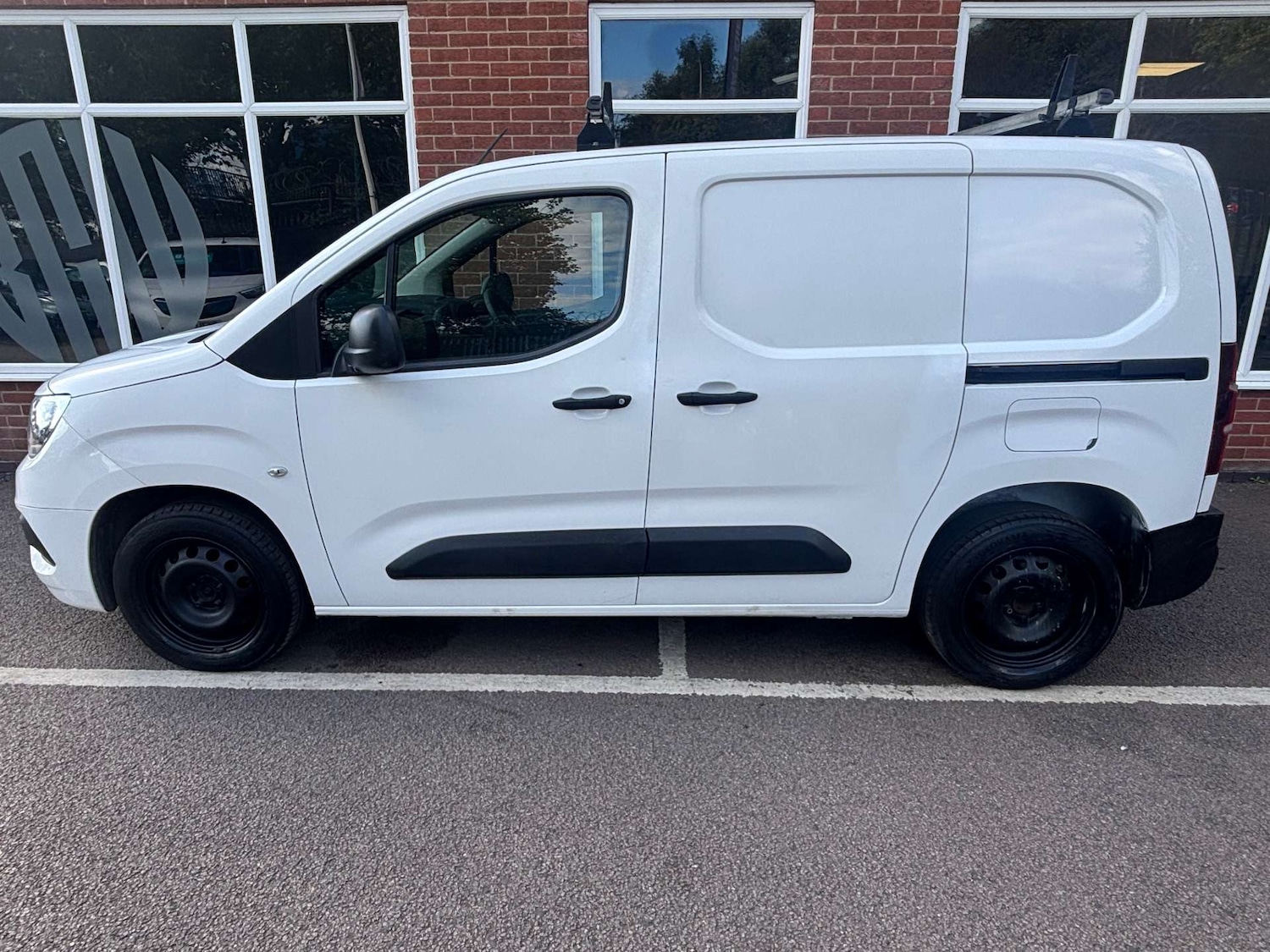 Used Vauxhall Combo 2021 for sale - 76669816: Photo 6